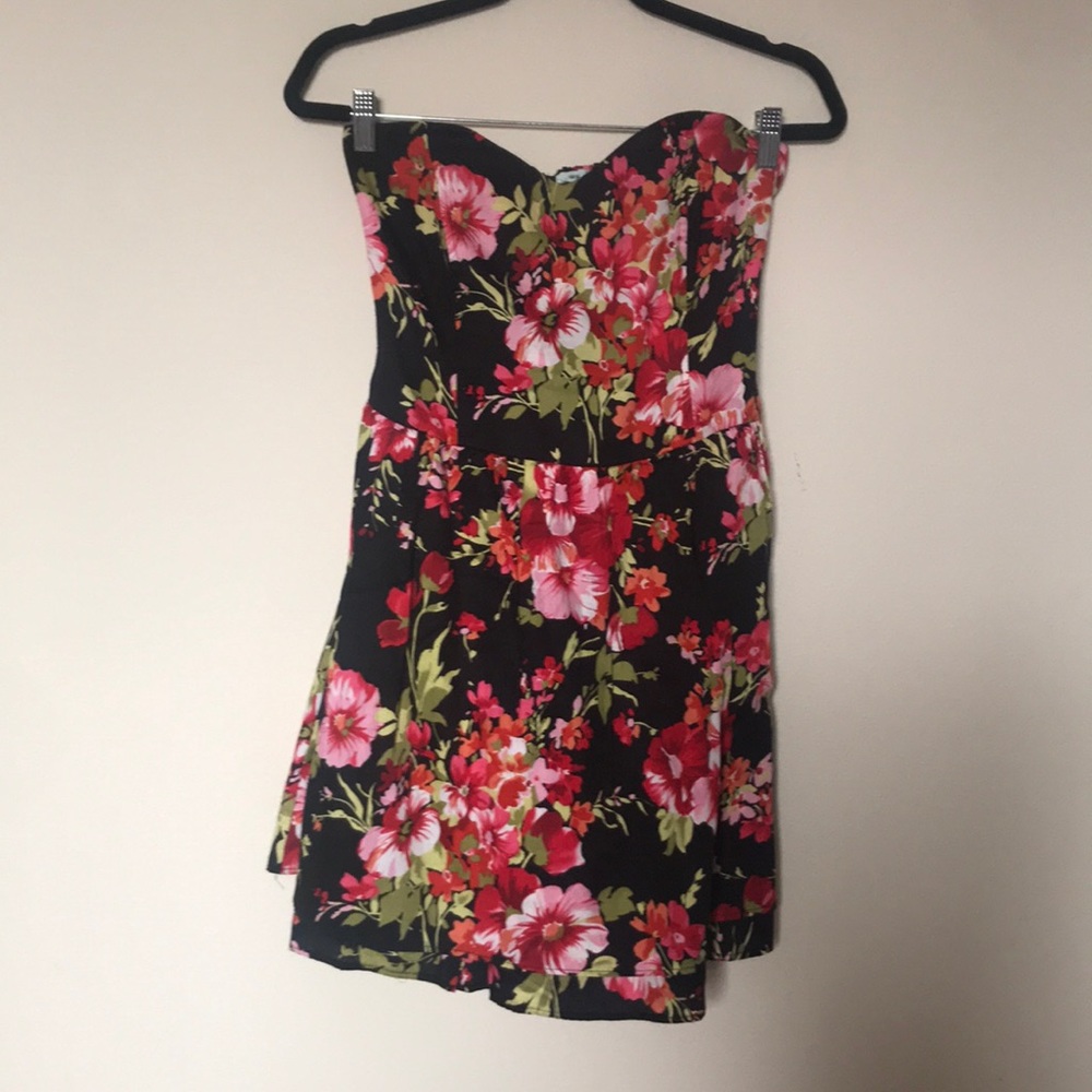 NWT Kimchi Blue strapless red & pink floral dress